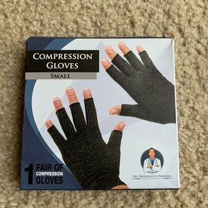 New Dr. Frederick’s Size Small Compression Gloves